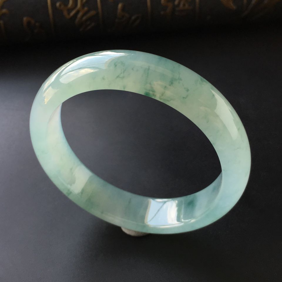 (超值推荐)冰种飘花手镯(56.2mm)