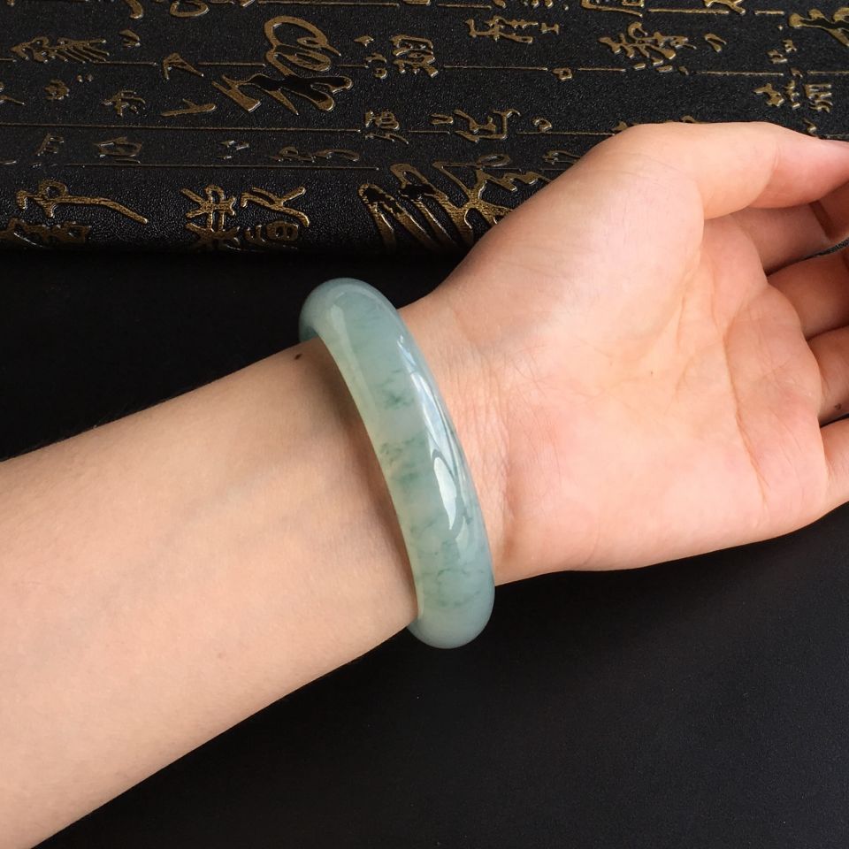 (超值推荐)冰种飘花手镯(56.2mm)