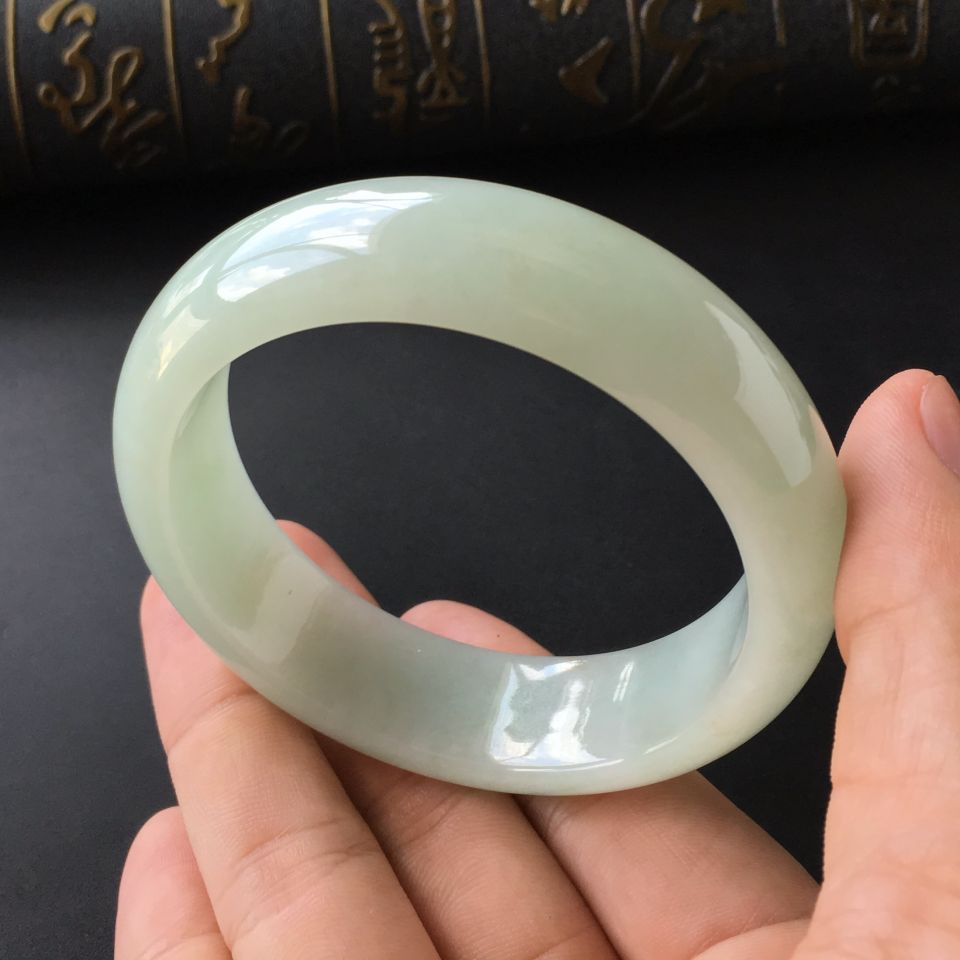 (超值推荐)糯冰种晴水手镯(57.8mm)