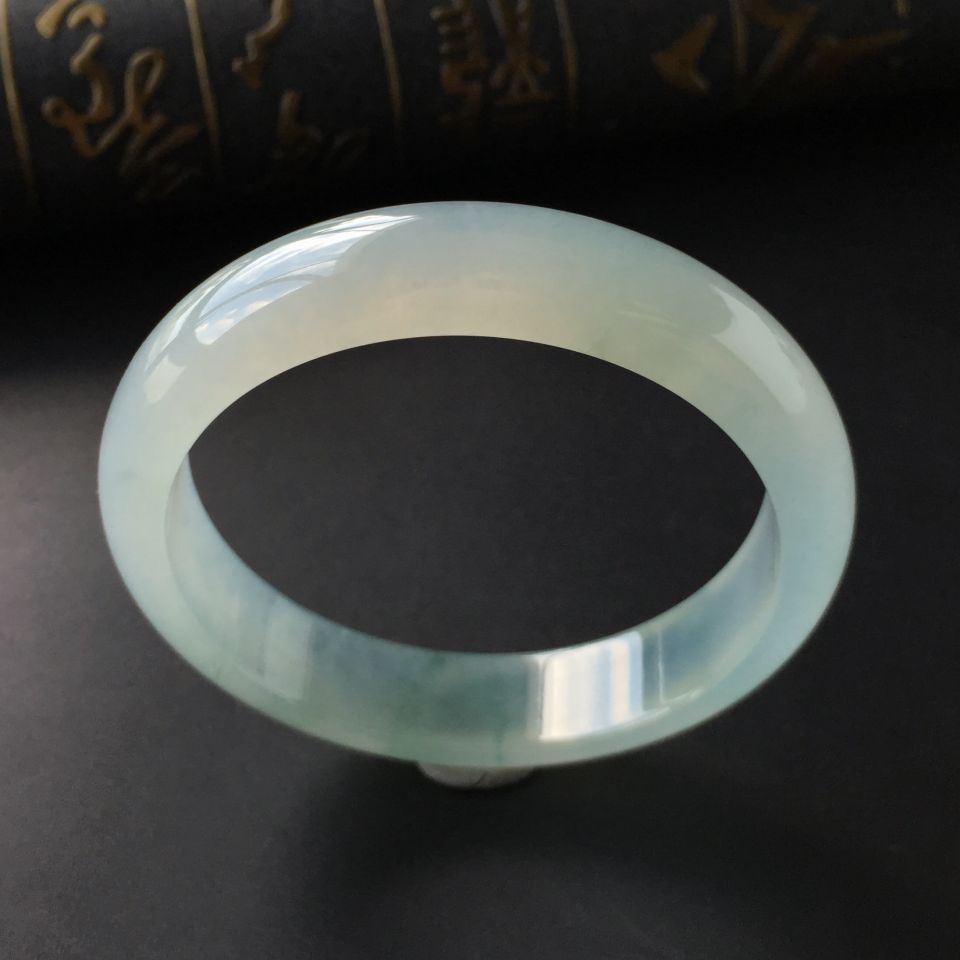 (超值推荐)冰种略飘花手镯(55.3mm)