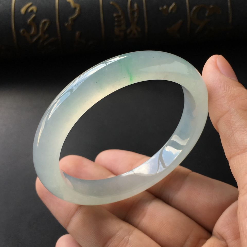 (超值推荐)冰种略飘翠手镯(54mm)