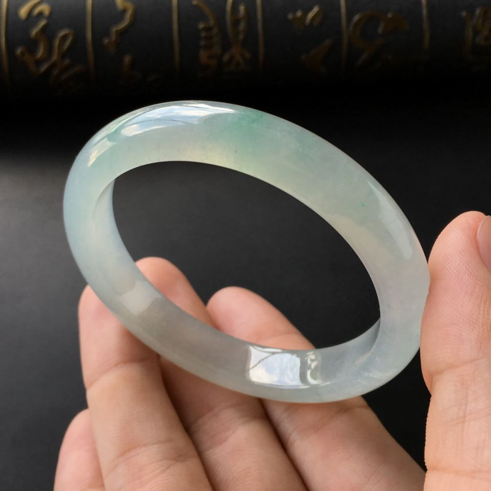 (超值推荐)冰种略飘翠手镯(54mm)