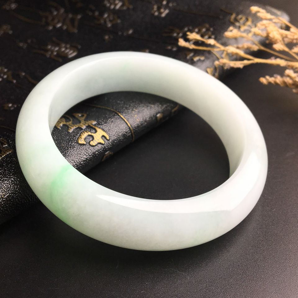 (超值推荐)糯冰种飘翠手镯(55.3mm)