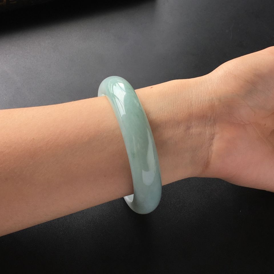 (超值推荐)糯冰种晴水手镯(60.5mm)