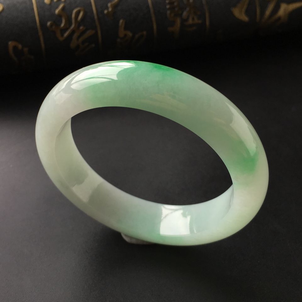 (超值推荐)糯冰种飘翠手镯(53.3mm)