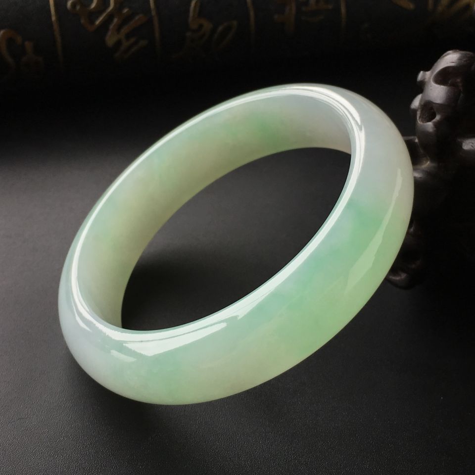 (超值推荐)糯冰种晴水略飘花手镯(57.6mm)