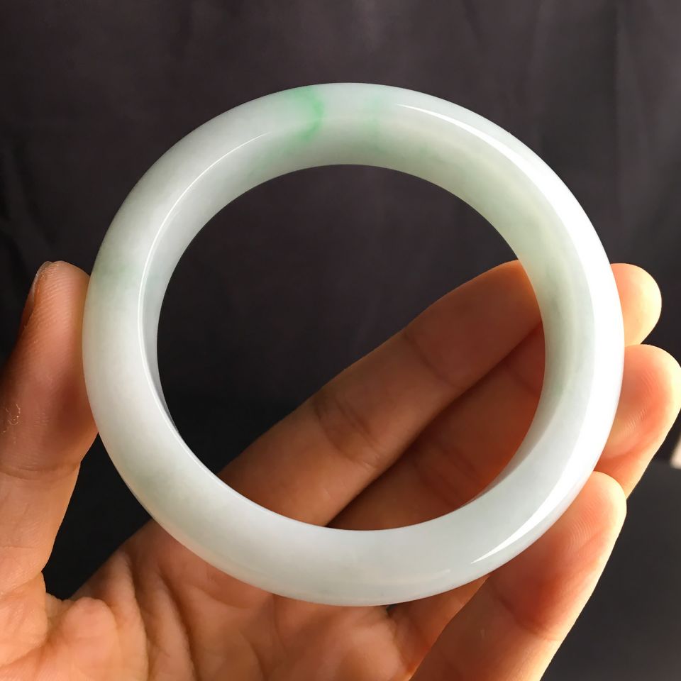 (超值推荐)糯冰种飘翠手镯(55.3mm)