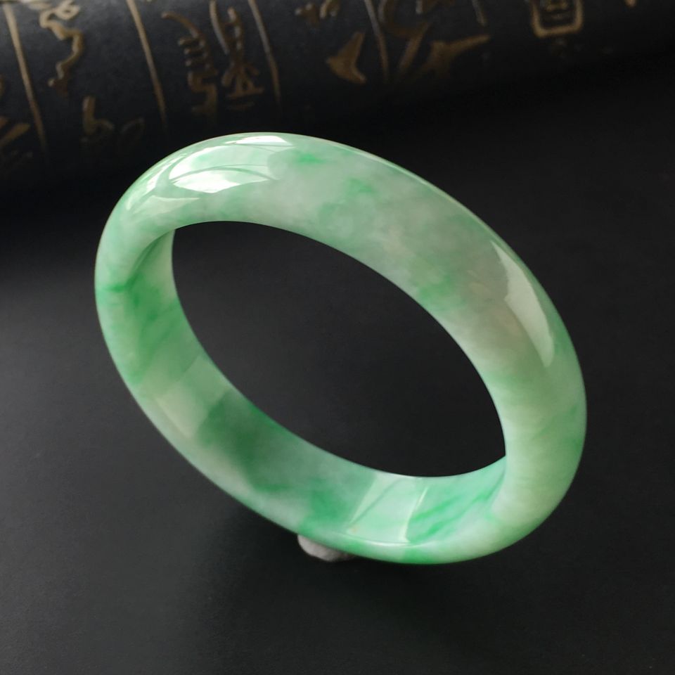 (超值推荐)糯冰种飘翠手镯(57.2mm)