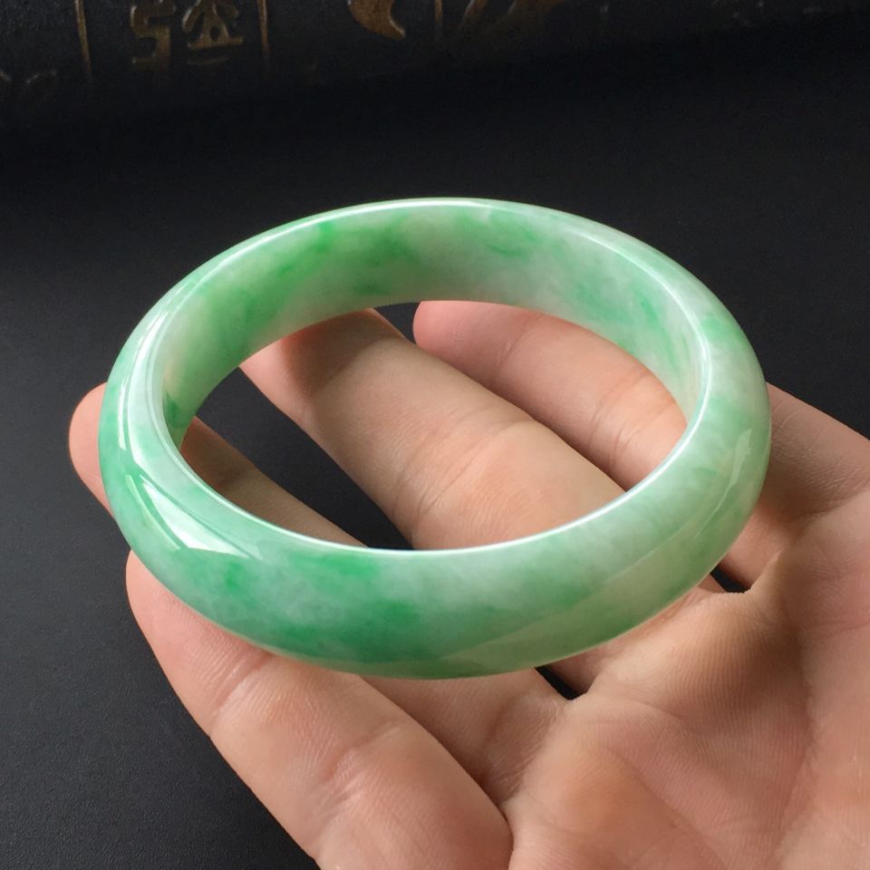 (超值推荐)糯冰种飘翠手镯(57.2mm)