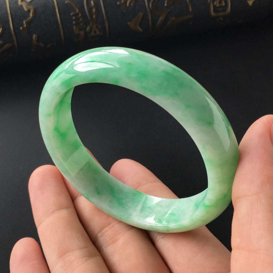 (超值推荐)糯冰种飘翠手镯(57.2mm)