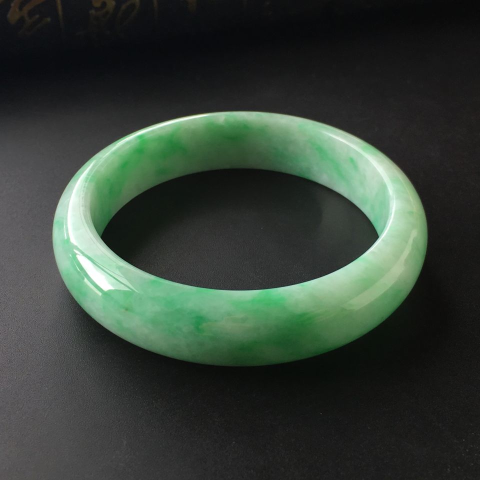 (超值推荐)糯冰种飘翠手镯(57.2mm)