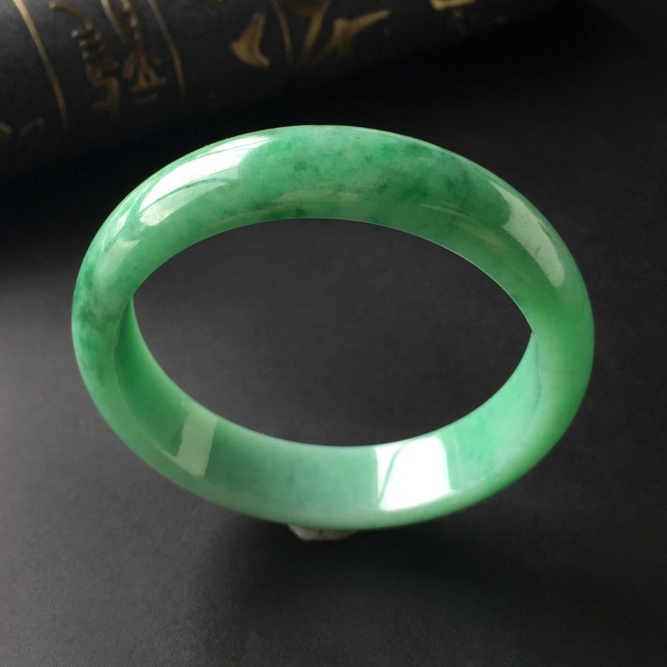 (超值推荐)糯冰种飘翠手镯(55.1mm)