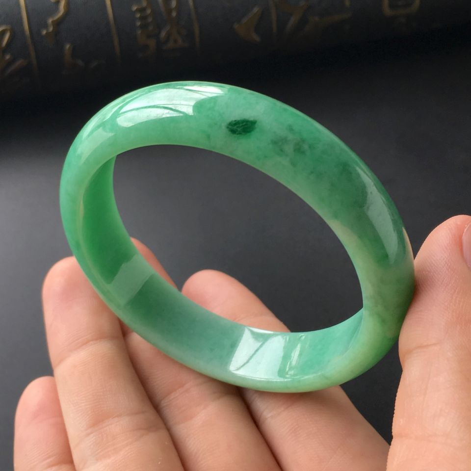 (超值推荐)糯冰种飘翠手镯(55.1mm)