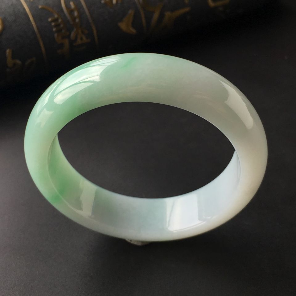 (超值推荐)糯冰种晴水手镯(56.7mm)