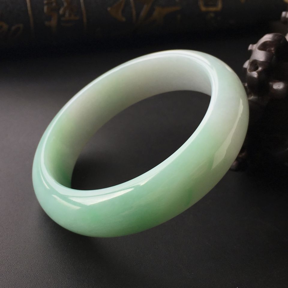 (超值推荐)糯冰种晴水手镯(56.7mm)