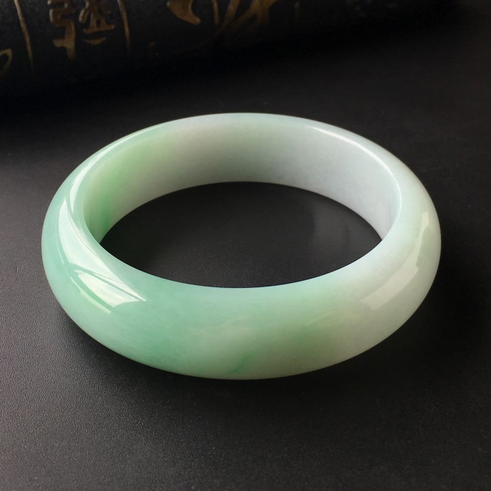 (超值推荐)糯冰种晴水手镯(56.7mm)