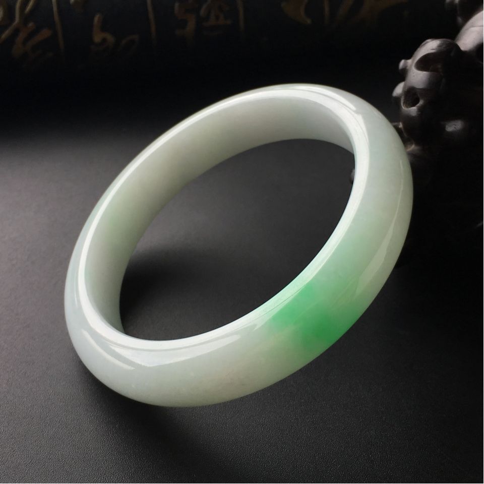 (超值推荐)糯冰种飘翠手镯(58.3mm)