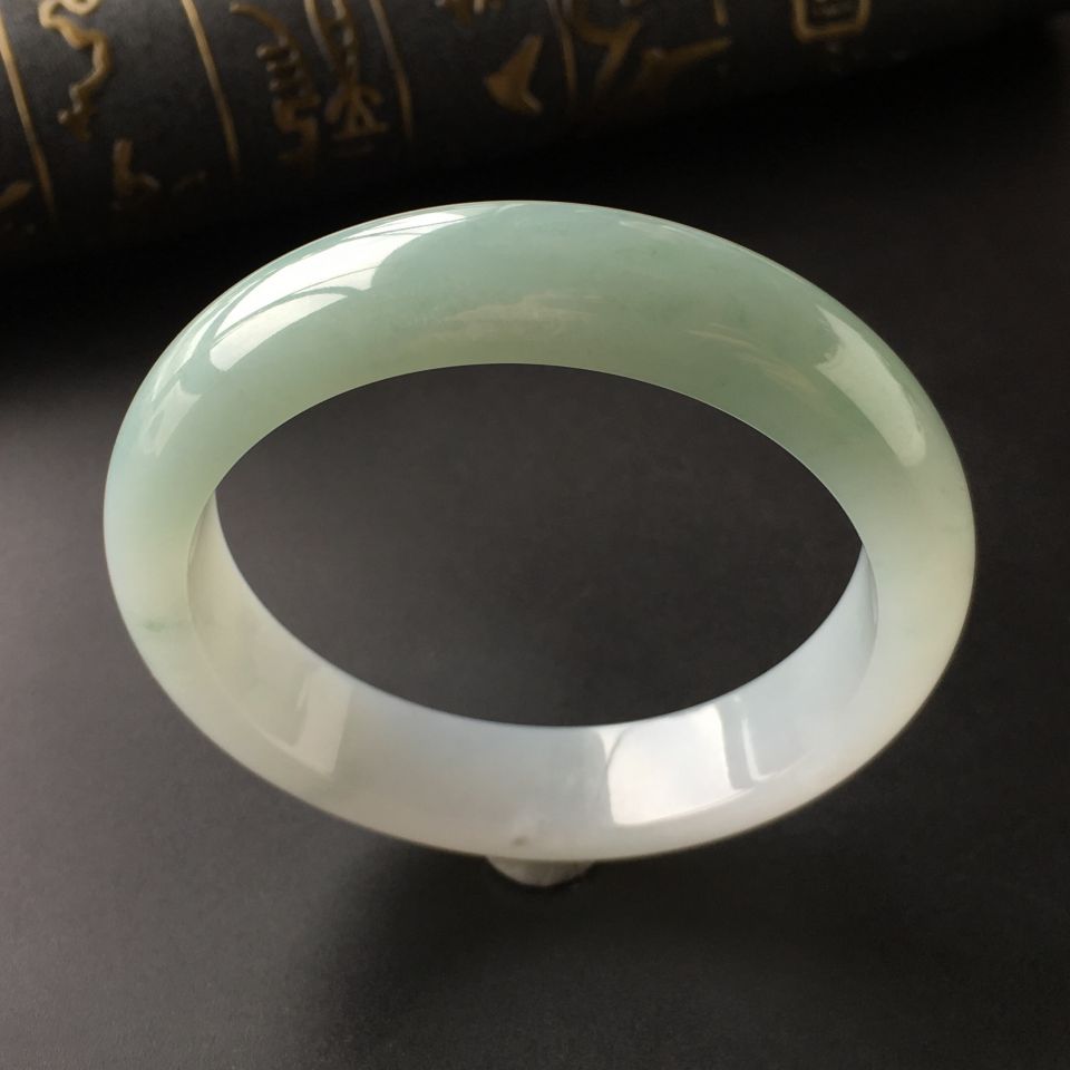 (超值推荐)糯冰种晴水手镯(60.5mm)
