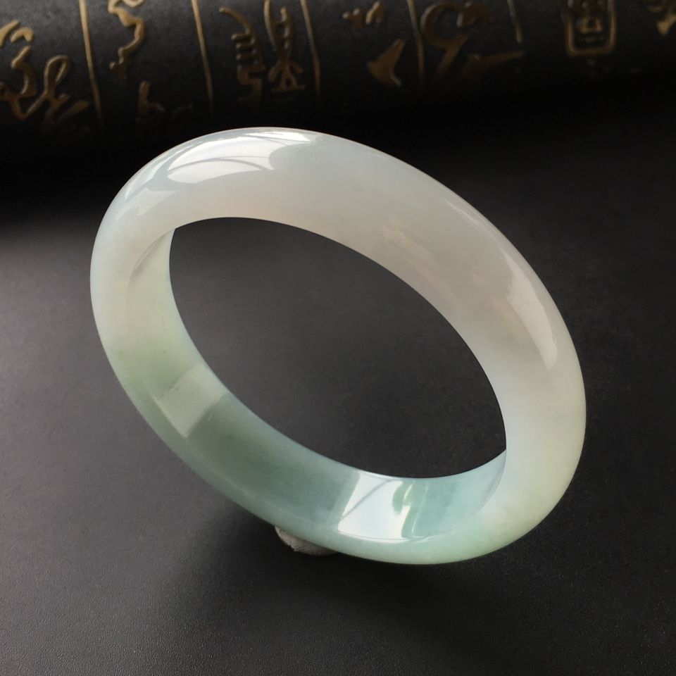 (超值推荐)糯冰种晴水手镯(60.5mm)