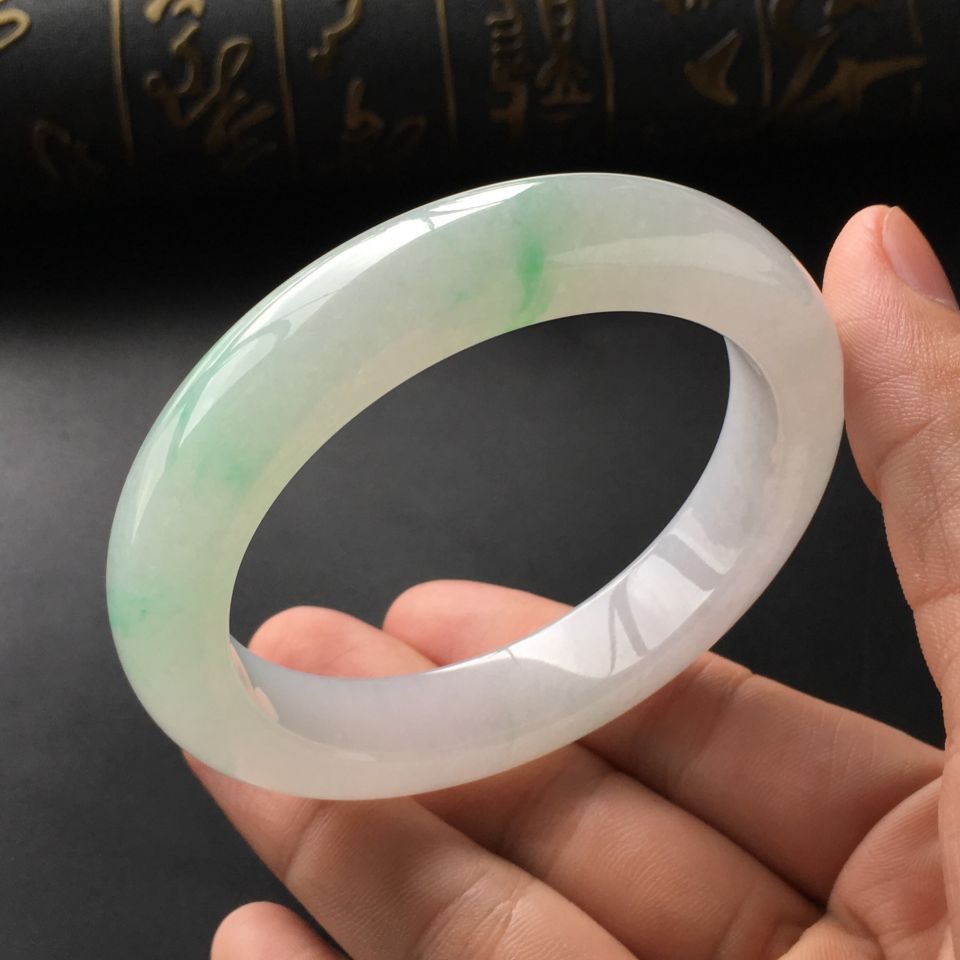 (超值推荐)糯冰种飘翠手镯(57.4mm)