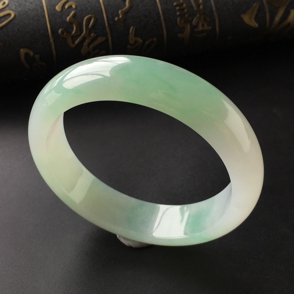 (超值推荐)糯冰种晴水略飘花手镯(57.6mm)
