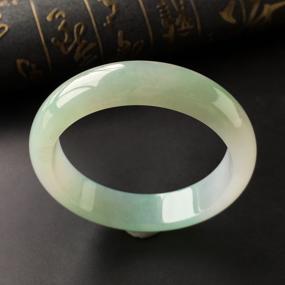 (超值推荐)糯冰种晴水略飘花手镯(57.6mm)