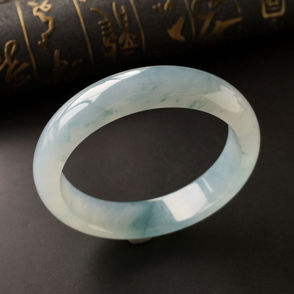(超值推荐)冰种飘花手镯(56.5mm)