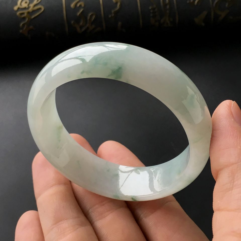 (超值推荐)糯冰种飘花手镯(56.7mm)