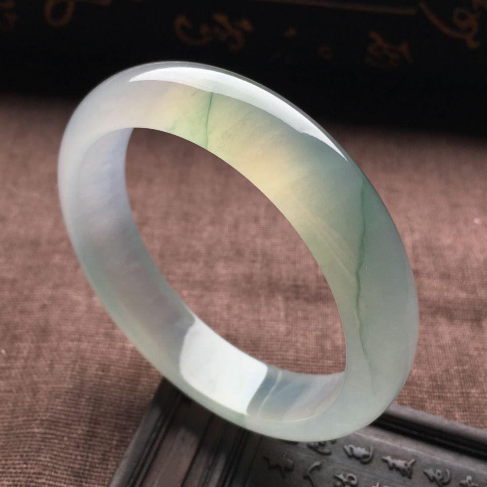 （超值推荐）冰种略飘花手镯（55.2mm）