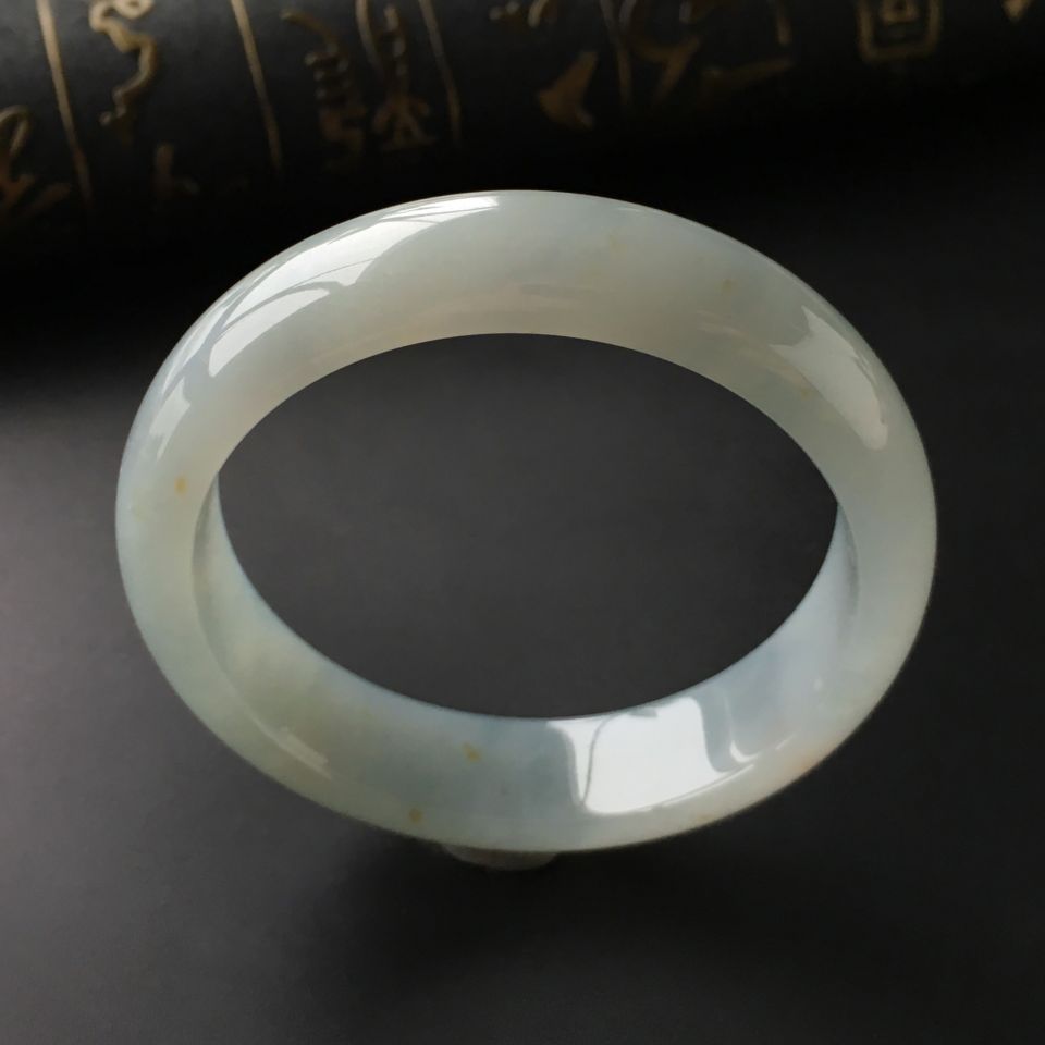 (超值推荐)糯冰种晴水略飘黄花手镯(55.3mm)
