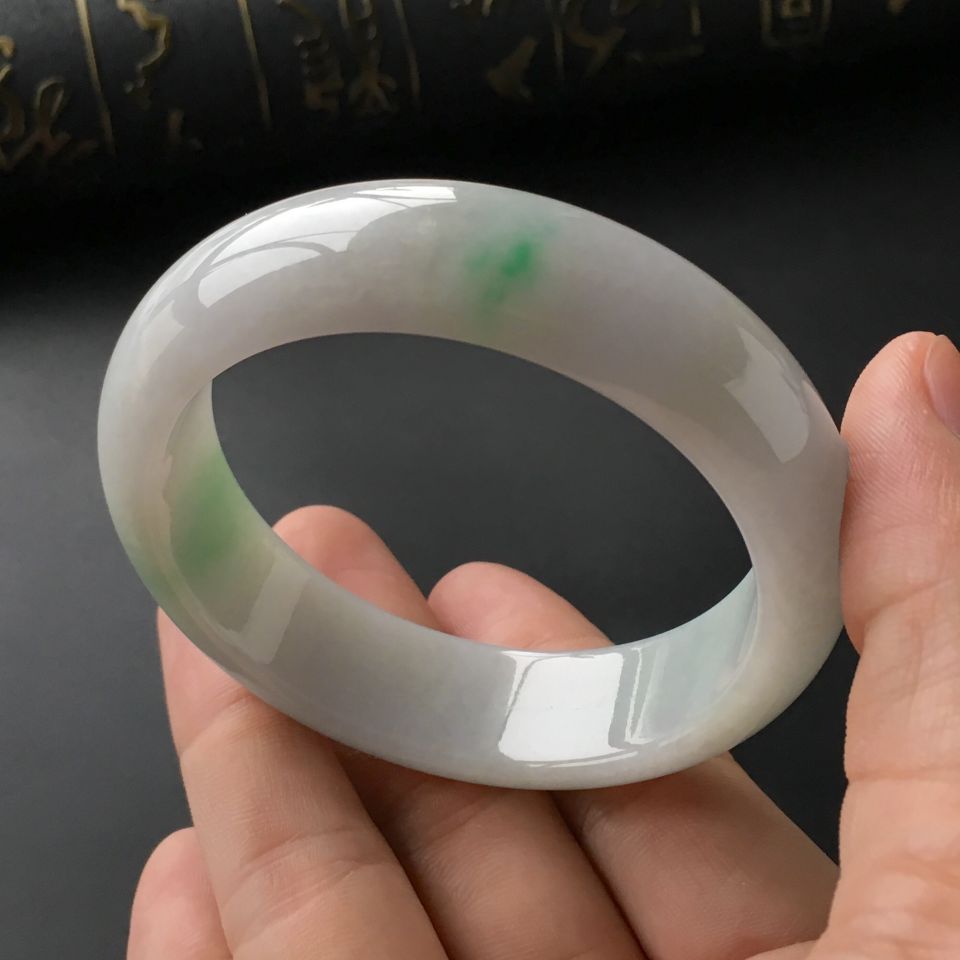 (超值推荐)糯冰种飘翠手镯(56.2mm)