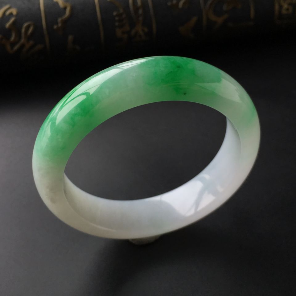 (超值推荐)糯冰种飘翠手镯(53.4mm)