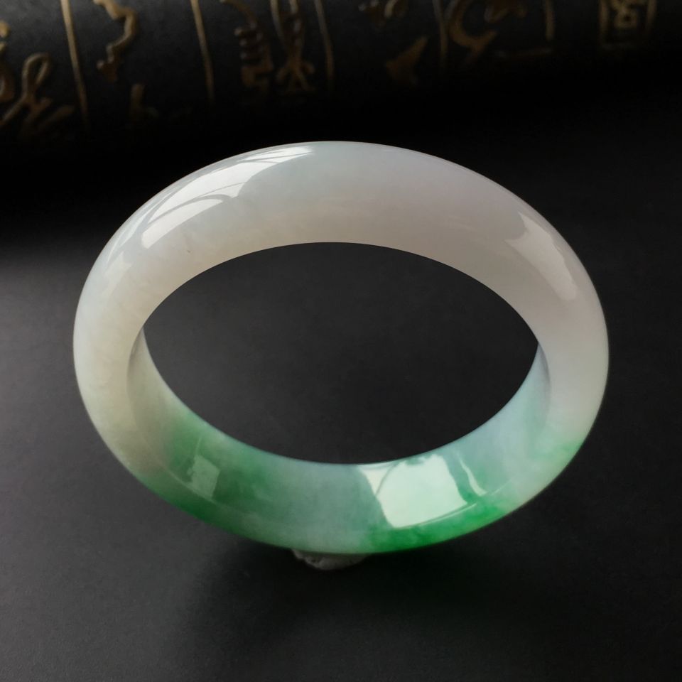 (超值推荐)糯冰种飘翠手镯(53.4mm)