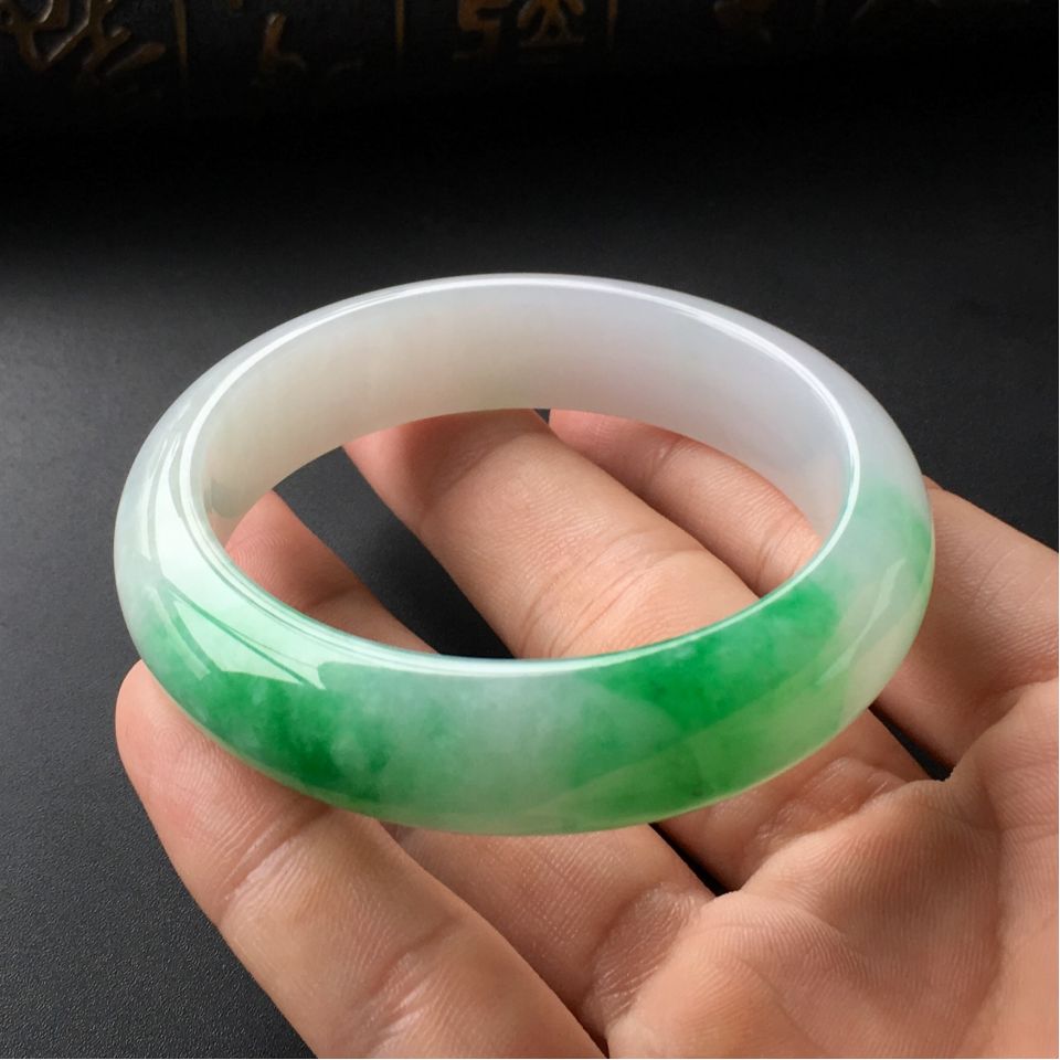 (超值推荐)糯冰种飘翠手镯(53.4mm)