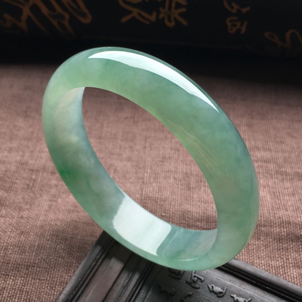 （超值推荐）冰种晴水略飘花手镯（55.2mm）