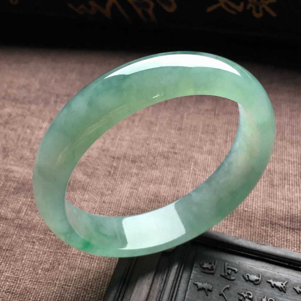 （超值推荐）冰种晴水略飘花手镯（55.2mm）