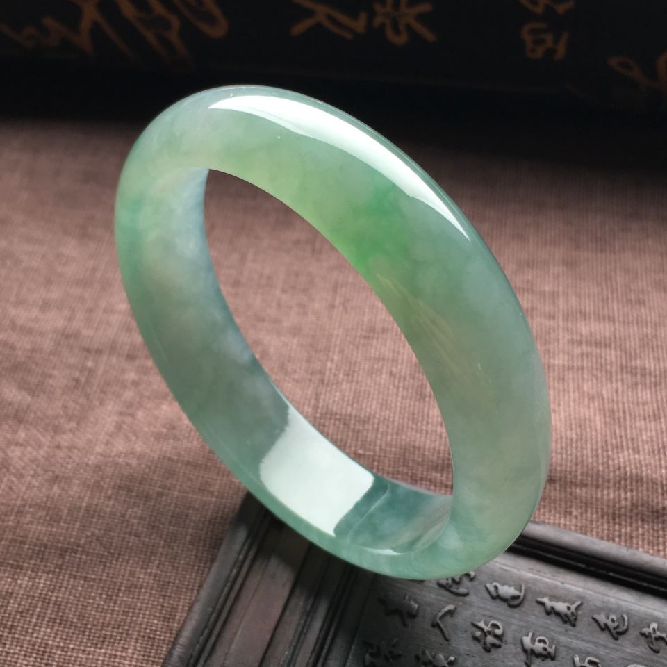 （超值推荐）冰种晴水略飘花手镯（55.2mm）