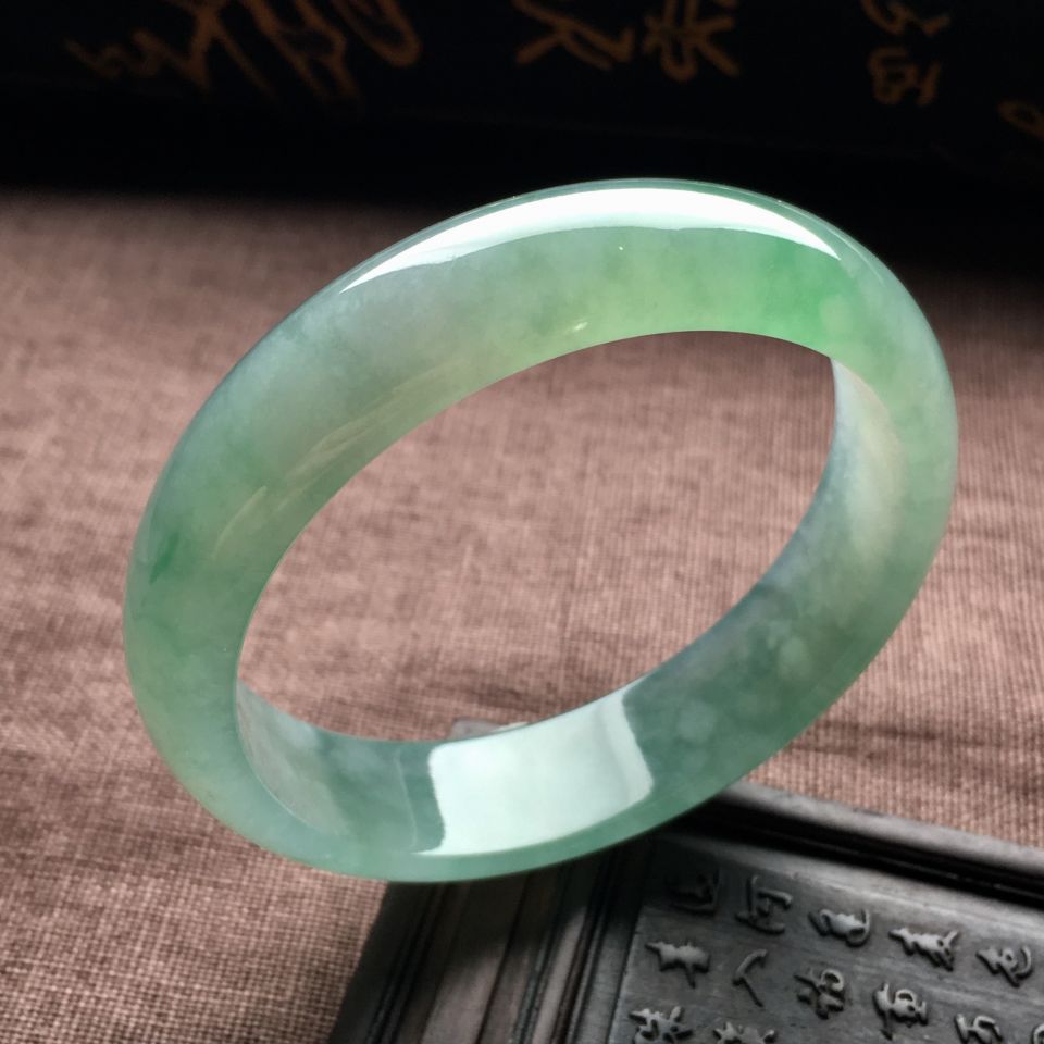 （超值推荐）冰种晴水略飘花手镯（55.2mm）