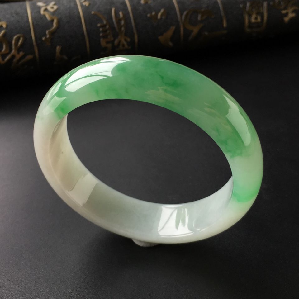 (超值推荐)糯冰种飘翠手镯(58.2mm)