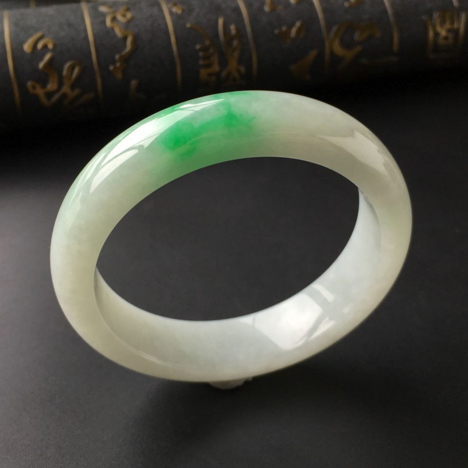 (超值推荐)糯冰种飘翠手镯(58mm)