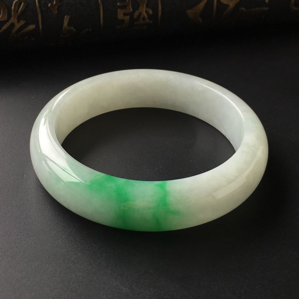 (超值推荐)糯冰种飘翠手镯(58mm)