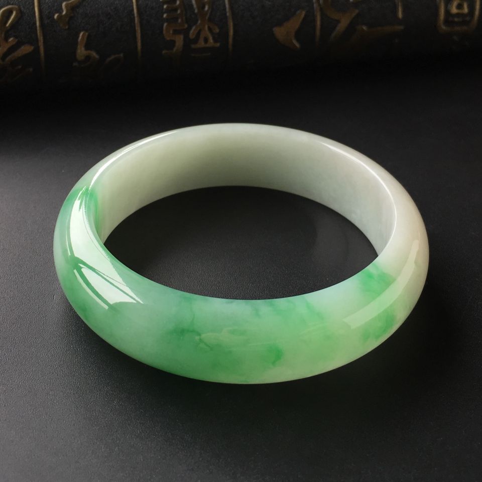 (超值推荐)糯冰种飘翠手镯(58.2mm)