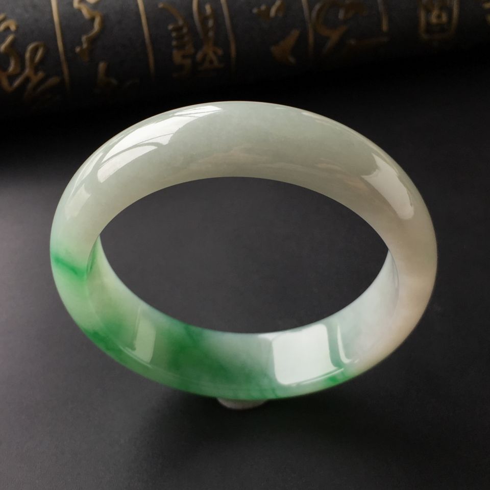 (超值推荐)糯冰种飘翠手镯(58.2mm)