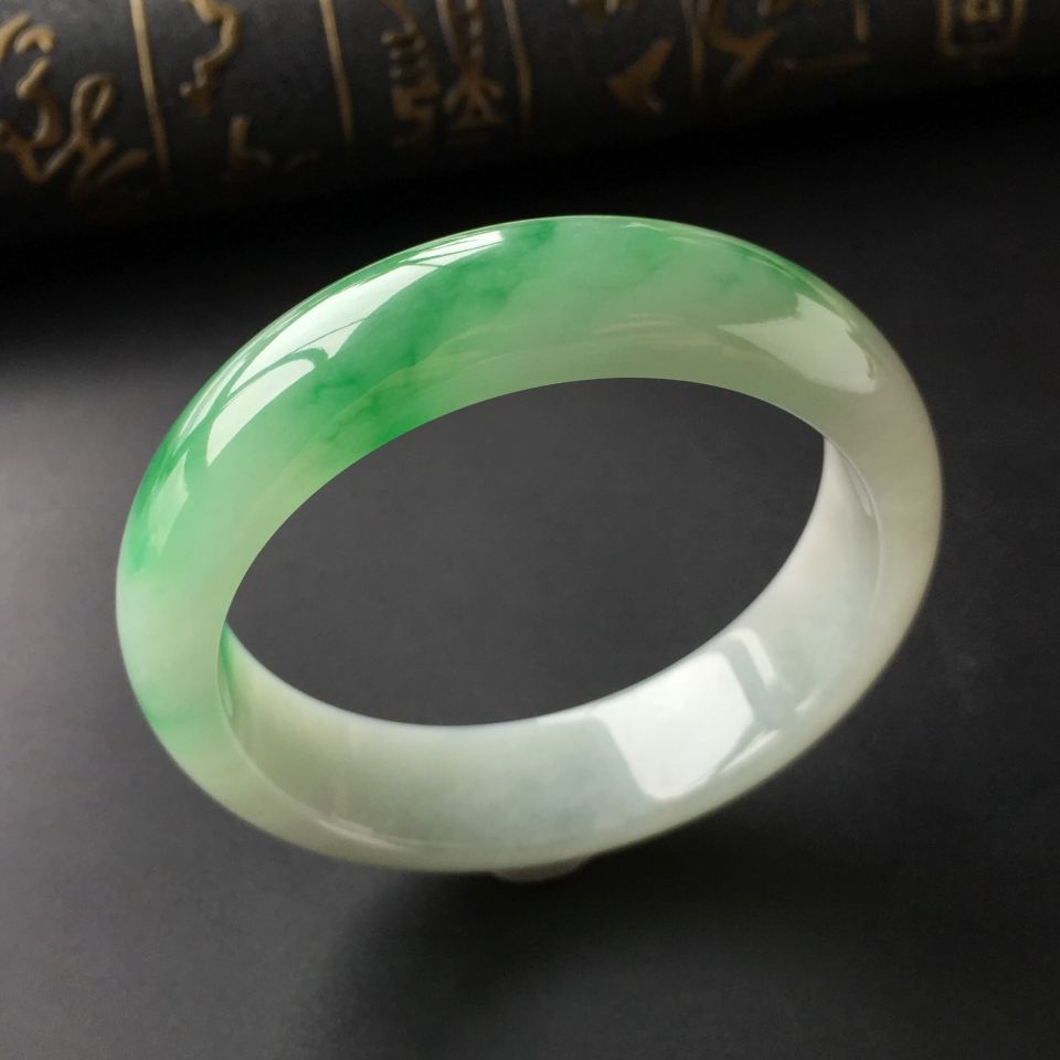 (超值推荐)糯冰种飘翠手镯(58.2mm)