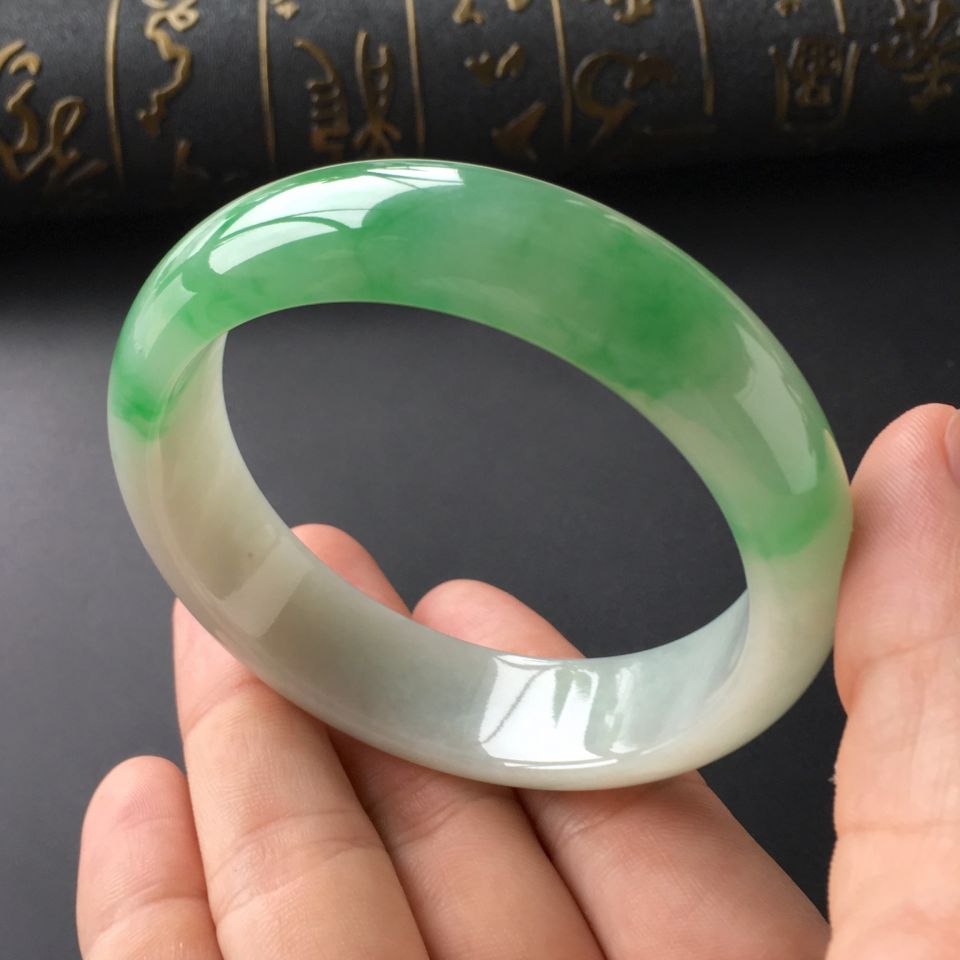 (超值推荐)糯冰种飘翠手镯(58.2mm)