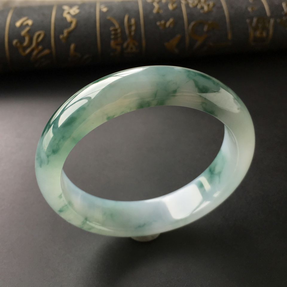 (超值推荐)糯冰种飘花手镯(57.5mm)