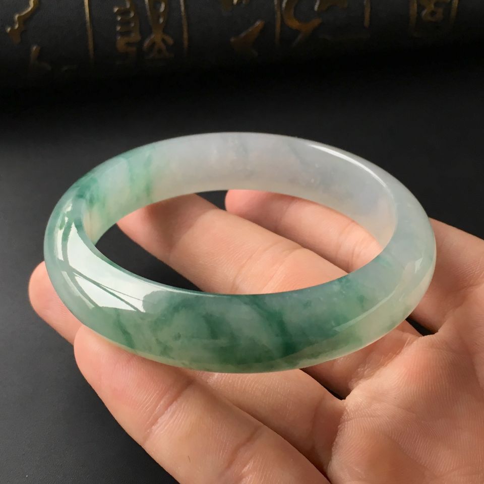 (超值推荐)冰种飘花手镯(58.6mm)