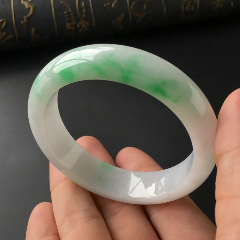 (超值推荐)糯冰种飘翠手镯(57.2mm)
