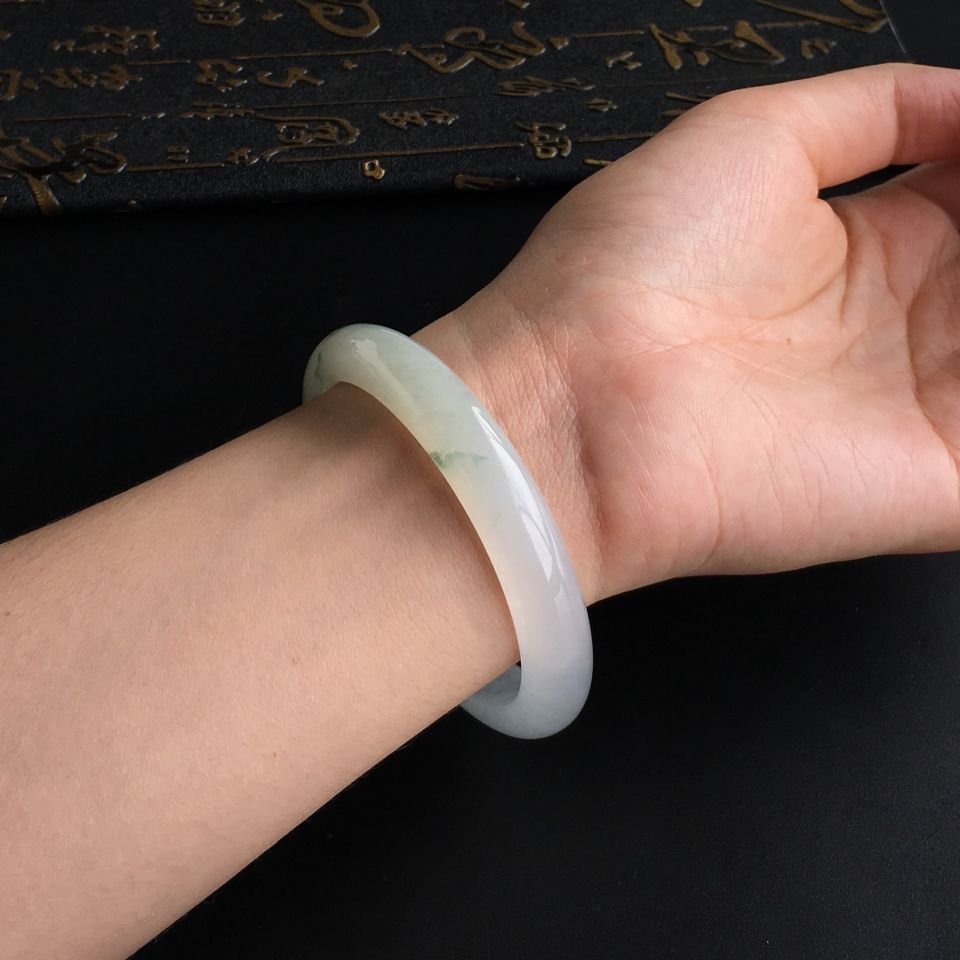 (超值推荐)冰种飘花手镯(57.7mm)