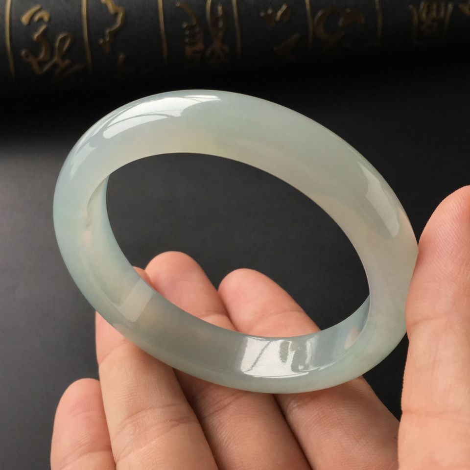 (超值推荐)冰种晴水手镯(55.6mm)